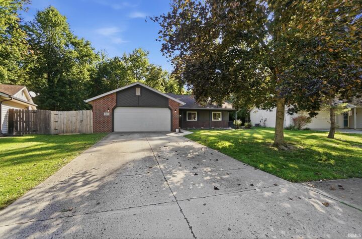 Property Photo:  9615 Mariners Ridge Drive  IN 46819-2452 