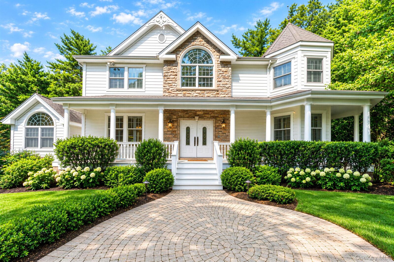 Property Photo:  9 Godfrey Lane  NY 11743 