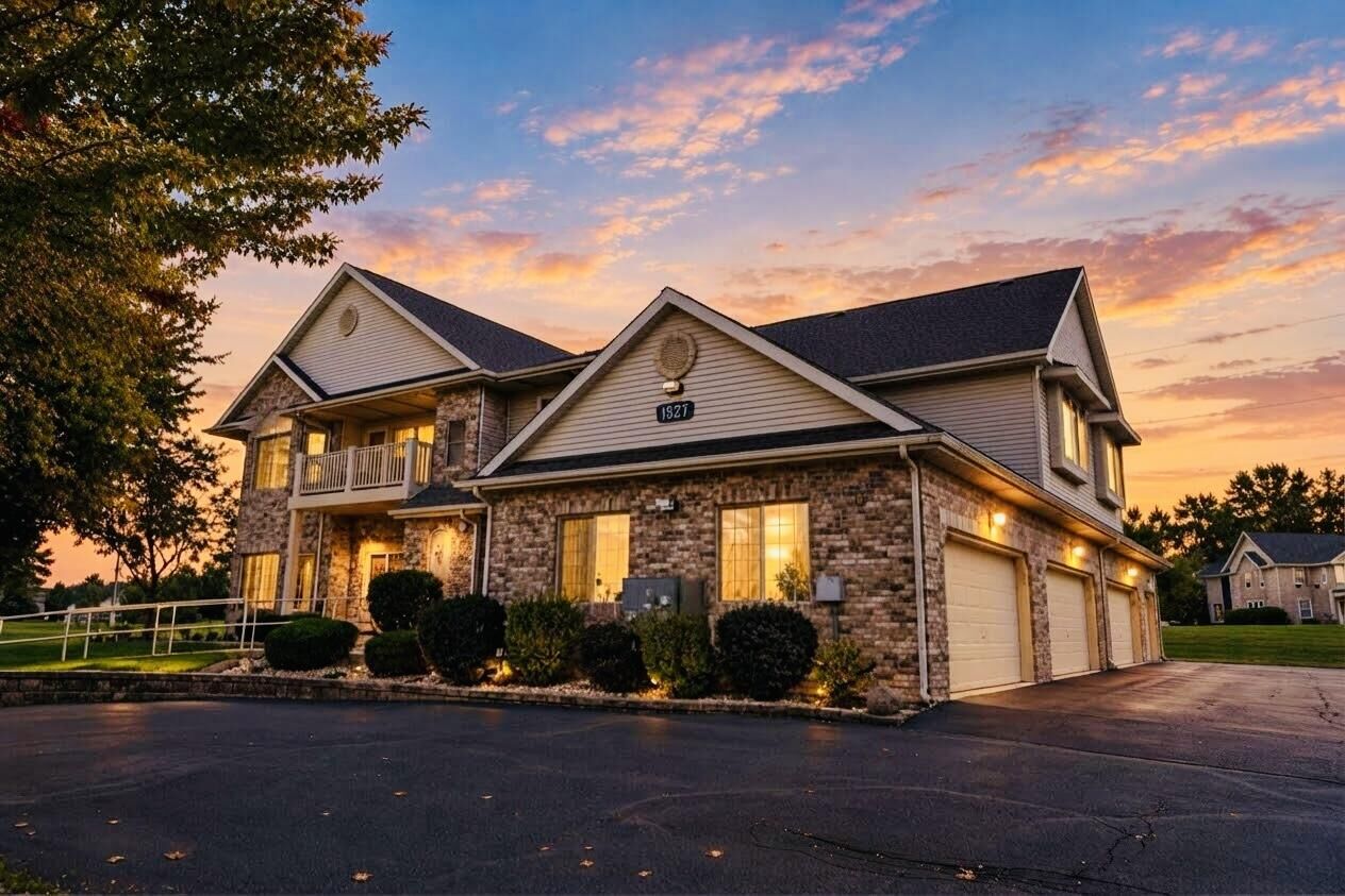 Property Photo: 1527 Summerset Dr WI 53406