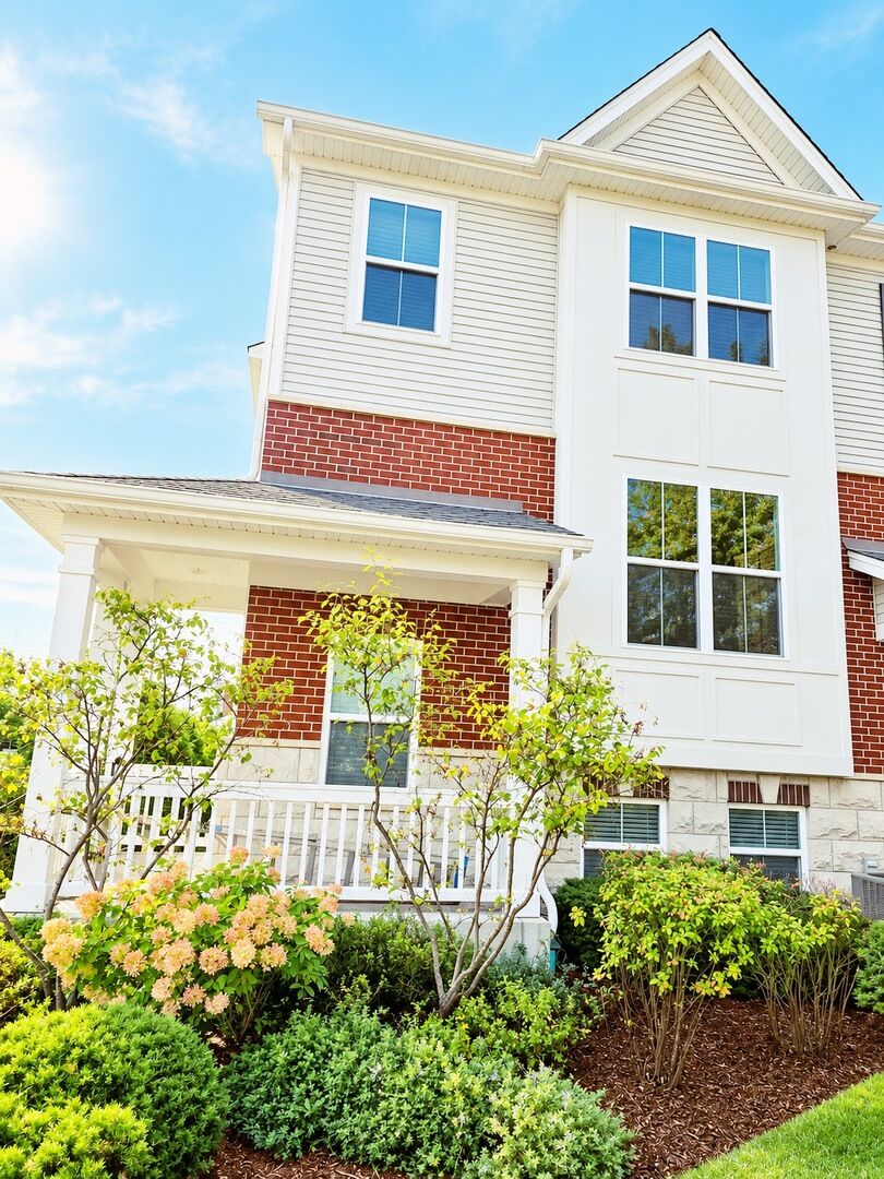 Property Photo:  1150 Evergreen Avenue  IL 60016 