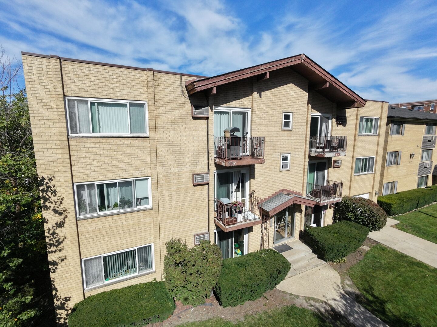 Property Photo:  1354 E Washington Street 102  IL 60016 