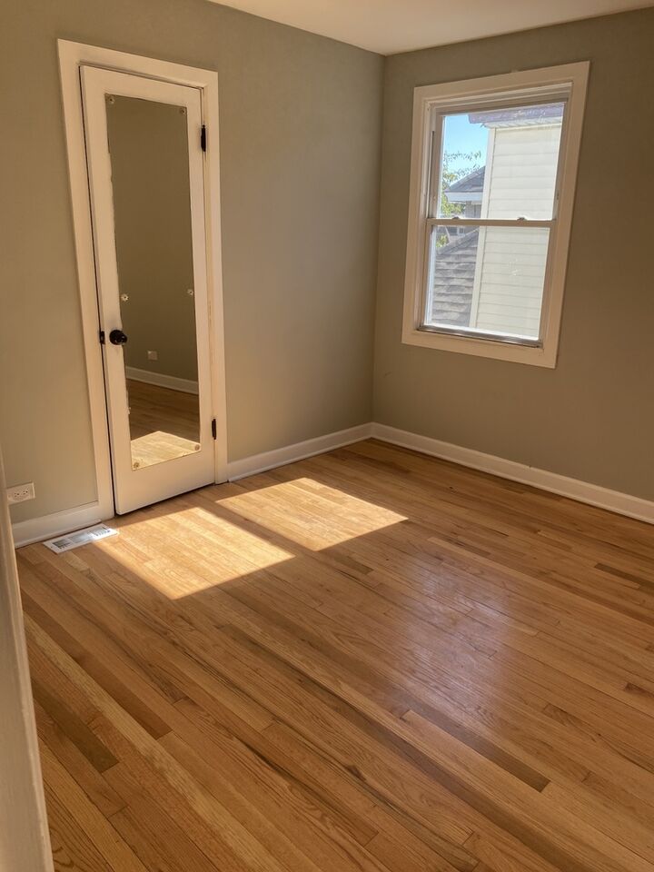 Property Photo:  8011 S Dante Avenue 2  IL 60619 