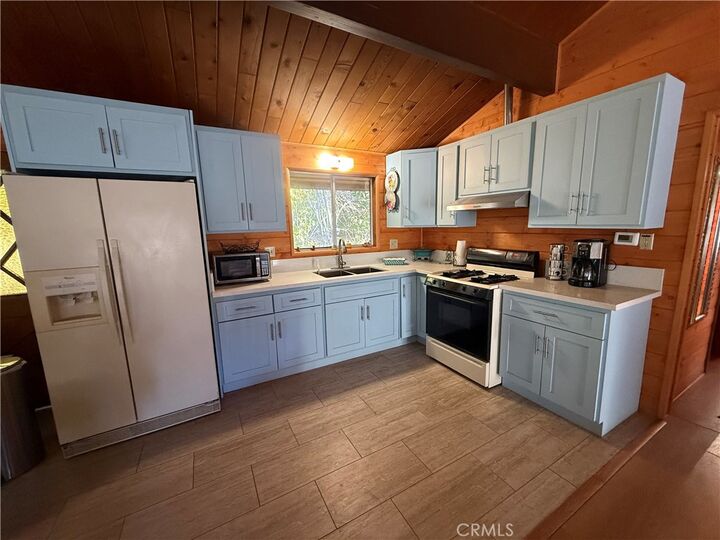 Property Photo: 23764 Zuger Drive CA 92325