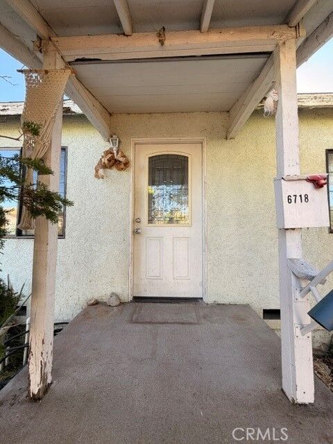 Property Photo:  6718 Varna Avenue  CA 91401 