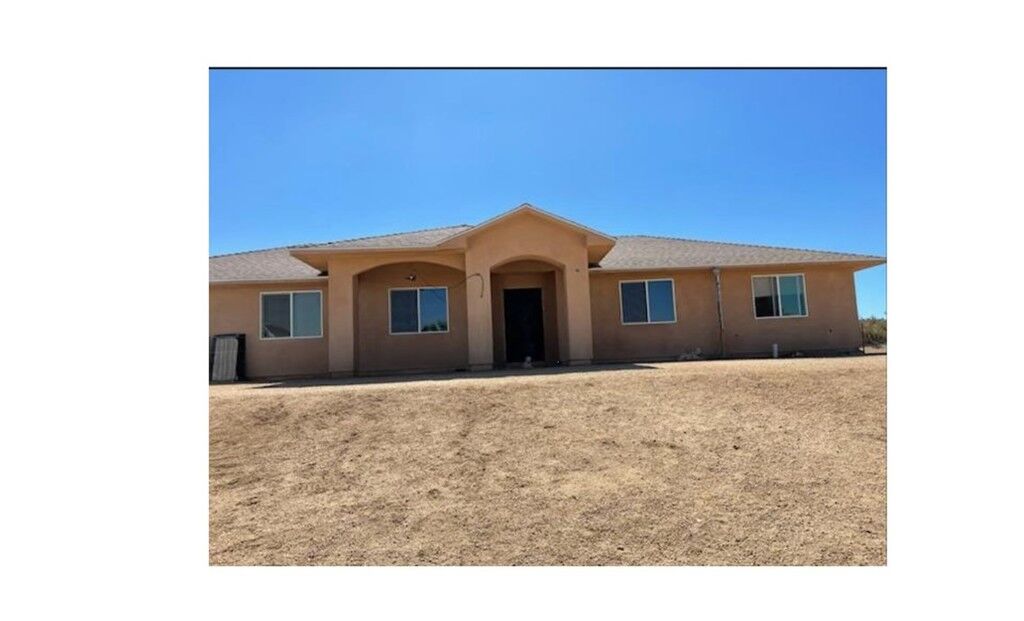 Property Photo: 9568 Pumalo CA 92356