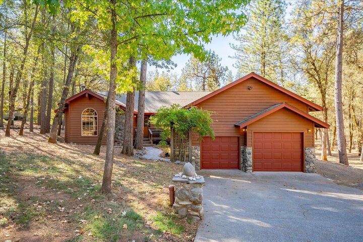 Property Photo:  2460 Walgra Meadows Circle  CA 95722 