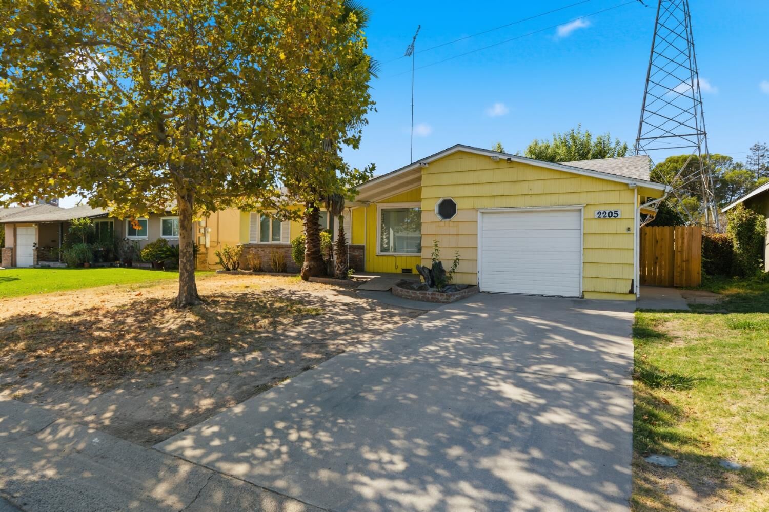 Property Photo:  2205 Middleberry Road  CA 95815 