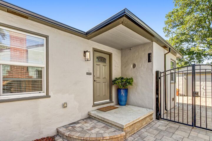 Property Photo:  2240 33rd Street  CA 95817 