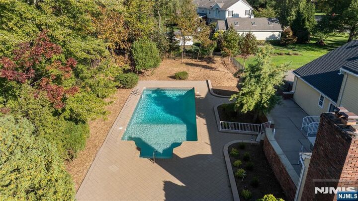 Property Photo:  25 Paddock Road  NJ 07423 