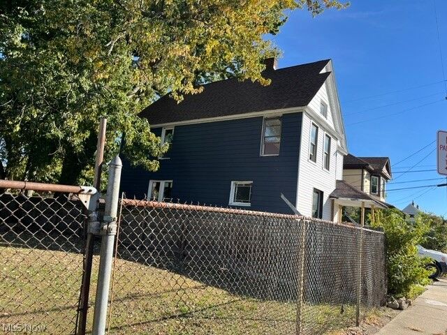 Property Photo:  9514 Silk Avenue  OH 44102 