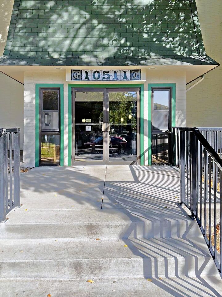 Property Photo:  10511 Cedar Lake Road 502  MN 55305 