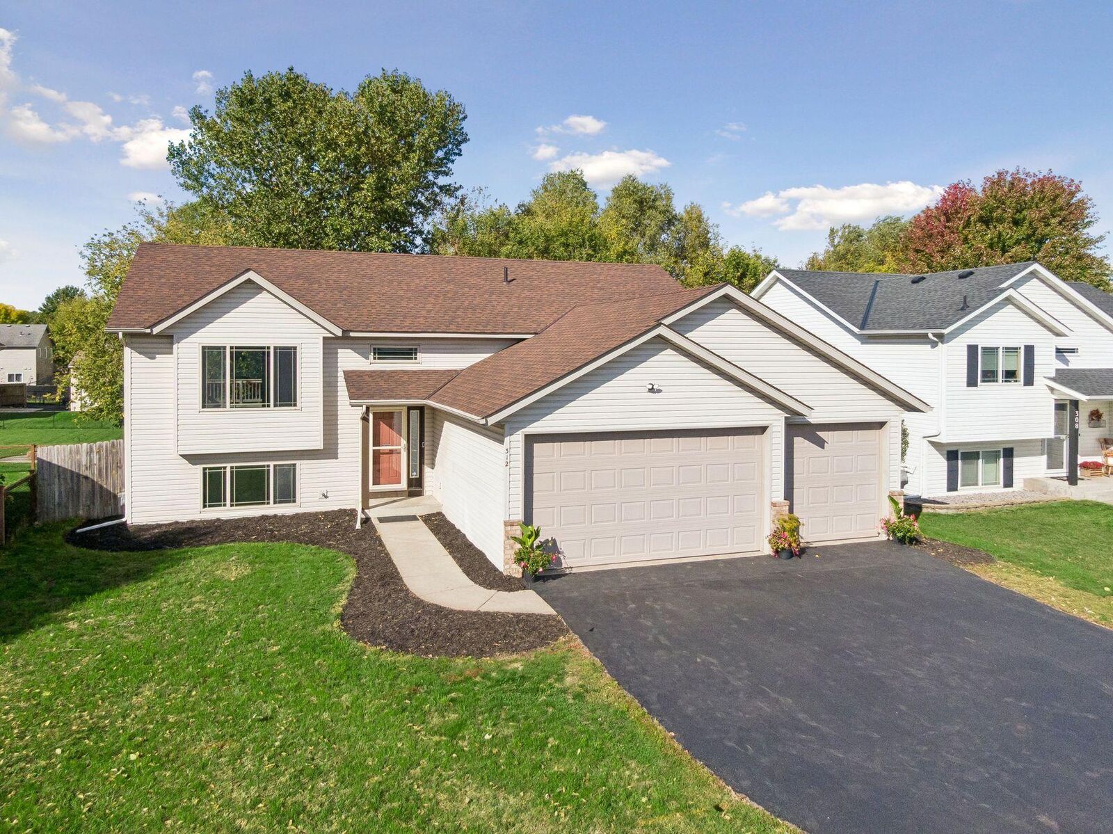 Property Photo: 312 12th Street MN 55024