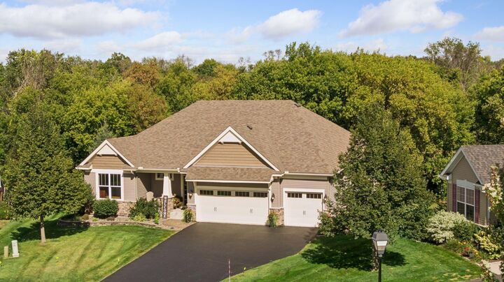 Property Photo:  2225 Lake Circle  MN 55386 