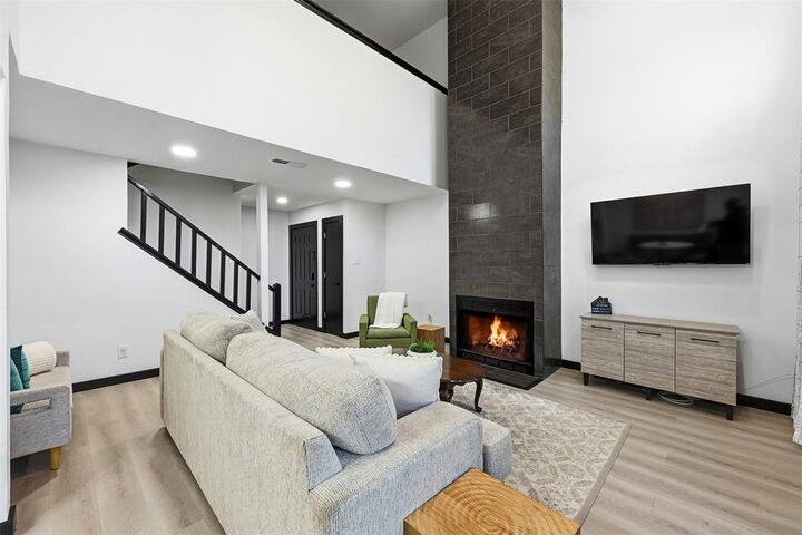 Property Photo:  1214 W Hudgins  TX 76051 