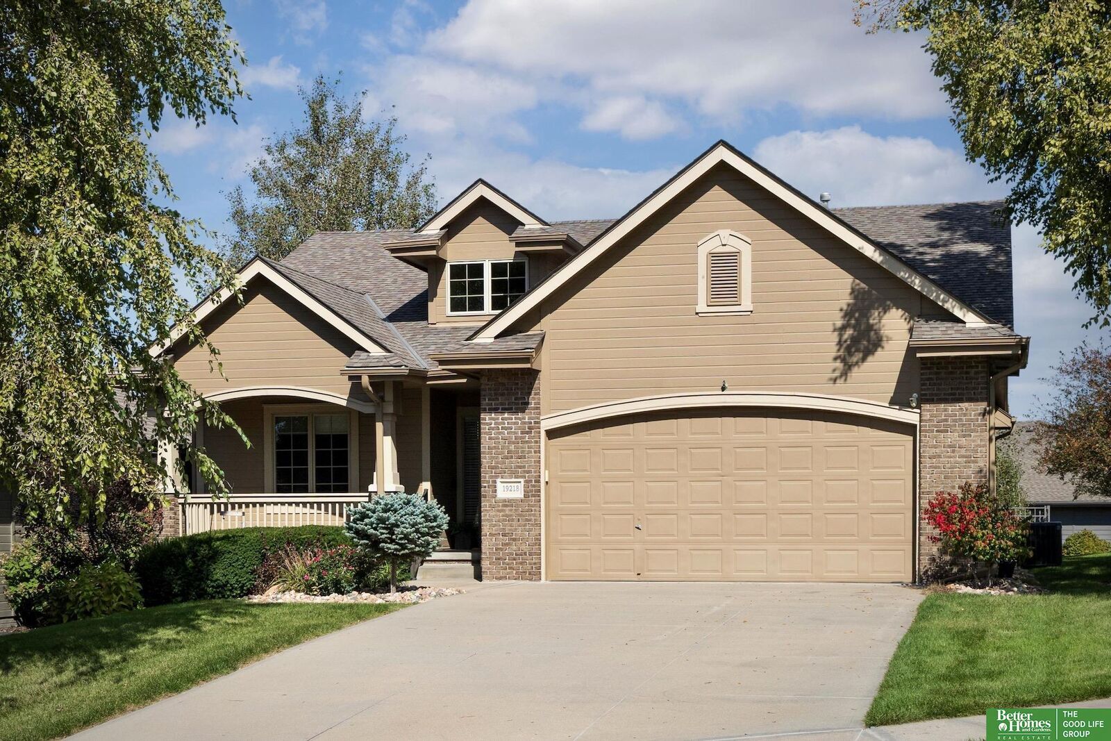 Property Photo:  19218 Pasadena Circle  NE 68130 