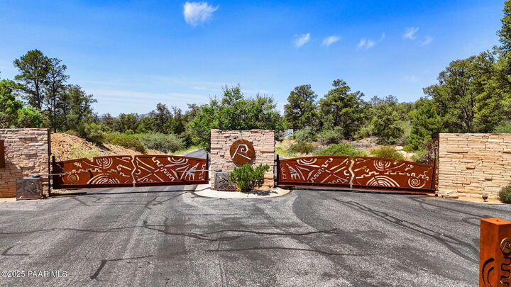 Property Photo:  12880 N Spiral Dancer Trail  AZ 86305 