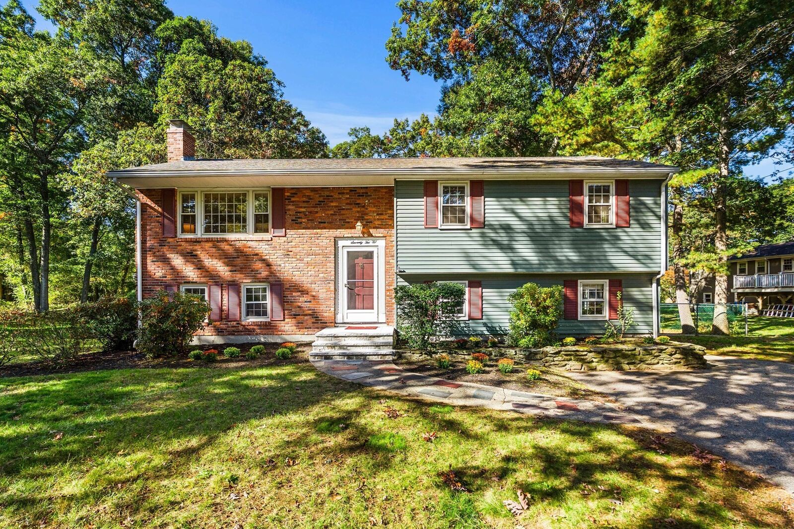 Property Photo:  72 Alden Road  MA 01746 