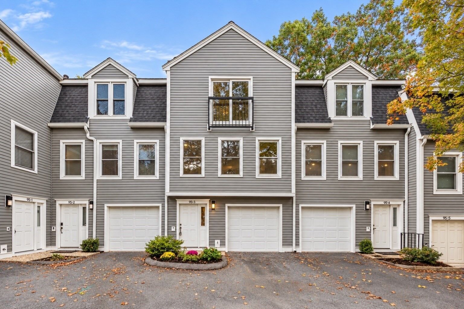Property Photo:  95 Anderer Ln 3  MA 02132 
