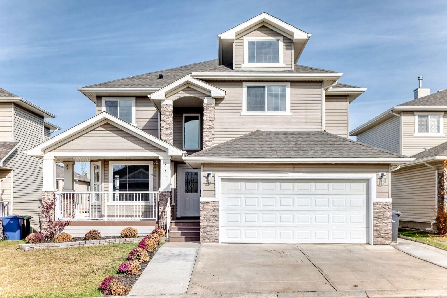 Property Photo:  113 Cove Hill  AB T1X 1S7 