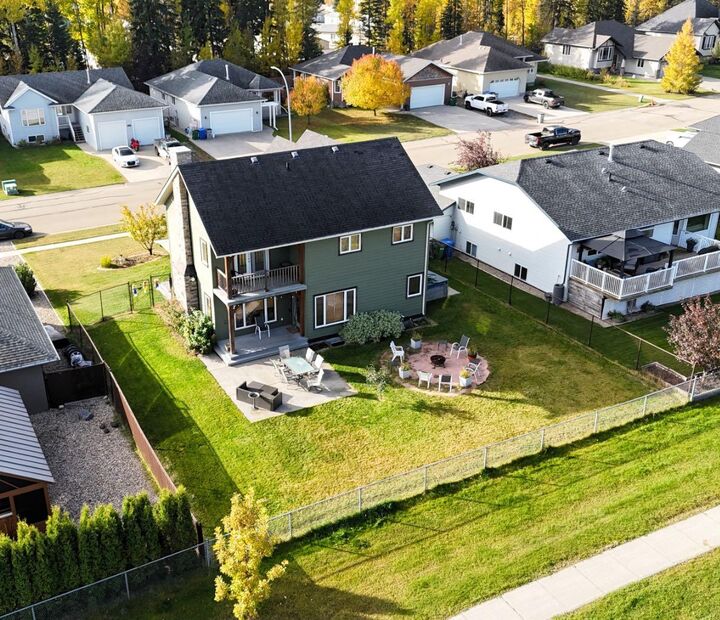 Property Photo: 4112 15 Avenue AB T7E 0A5