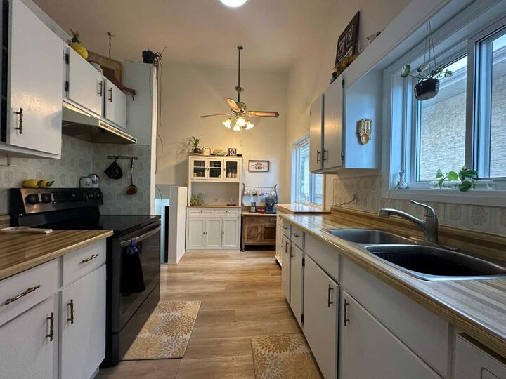 Property Photo:  5116 38 Street  AB T4J 1C6 