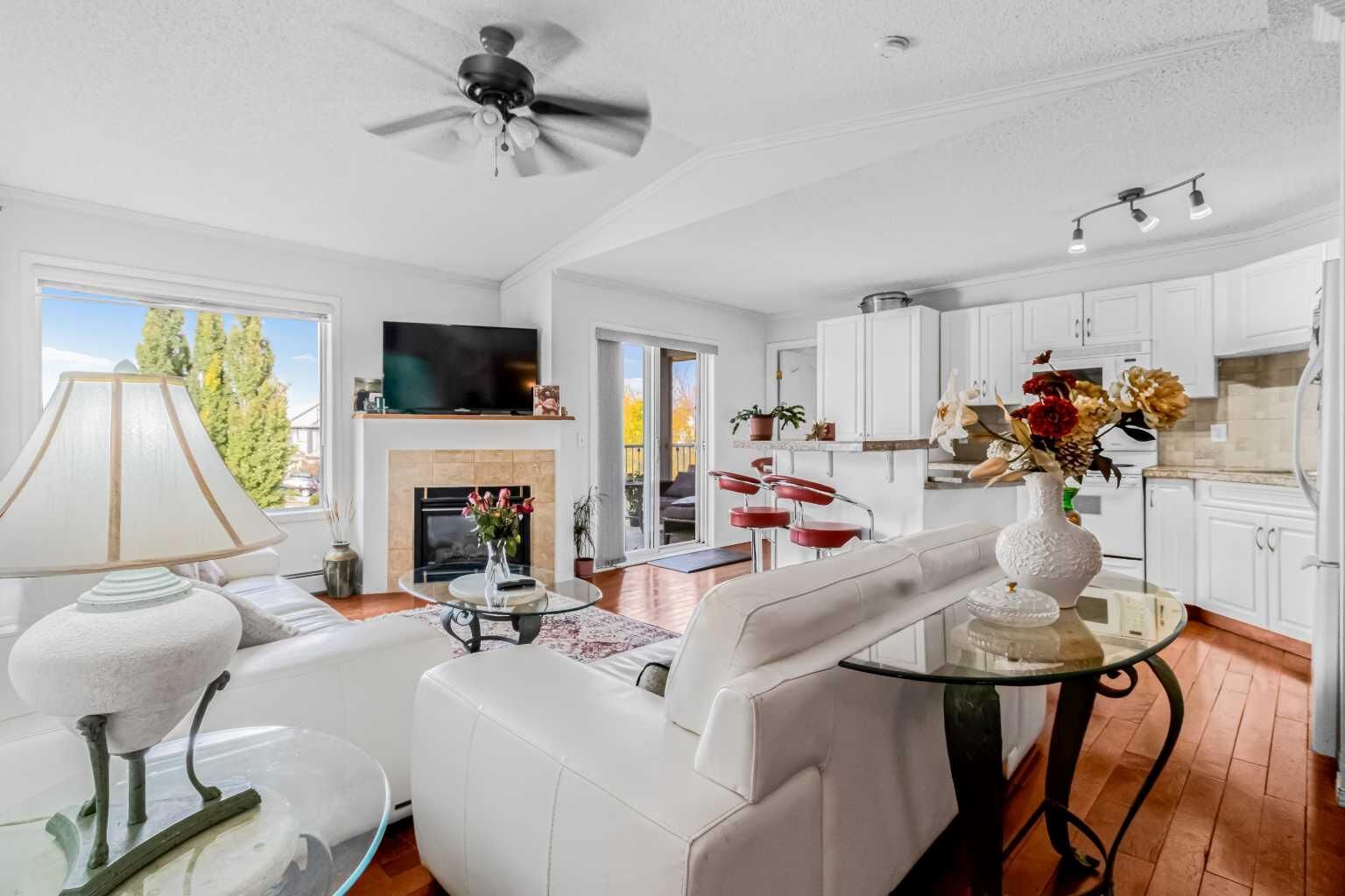 Property Photo: 3308 Valleyview Park SE 308 AB T2B 3R6