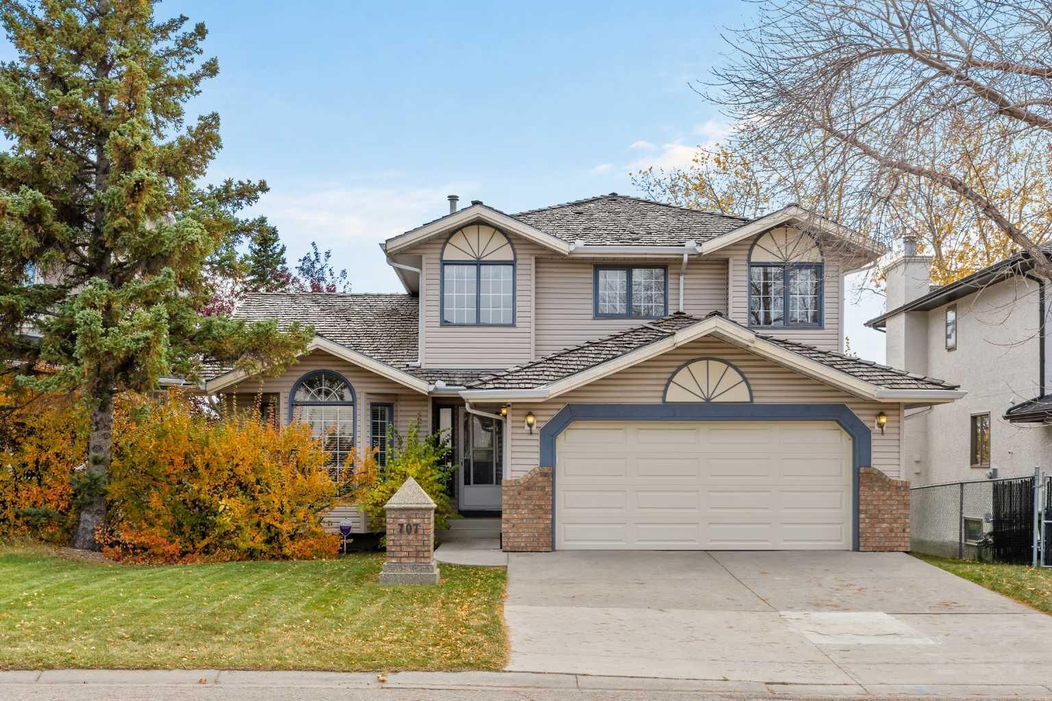 Property Photo:  707 Hawkside Mews NW  AB T3G 3S2 