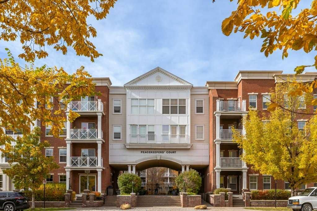 Property Photo:  5605 Henwood Street SW 1302  AB T3E 7R2 