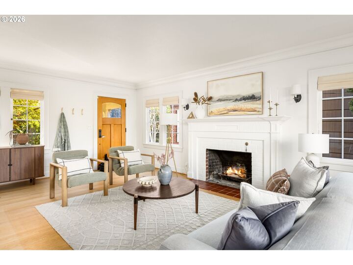 Property Photo:  2041 NE Mason St  OR 97211 