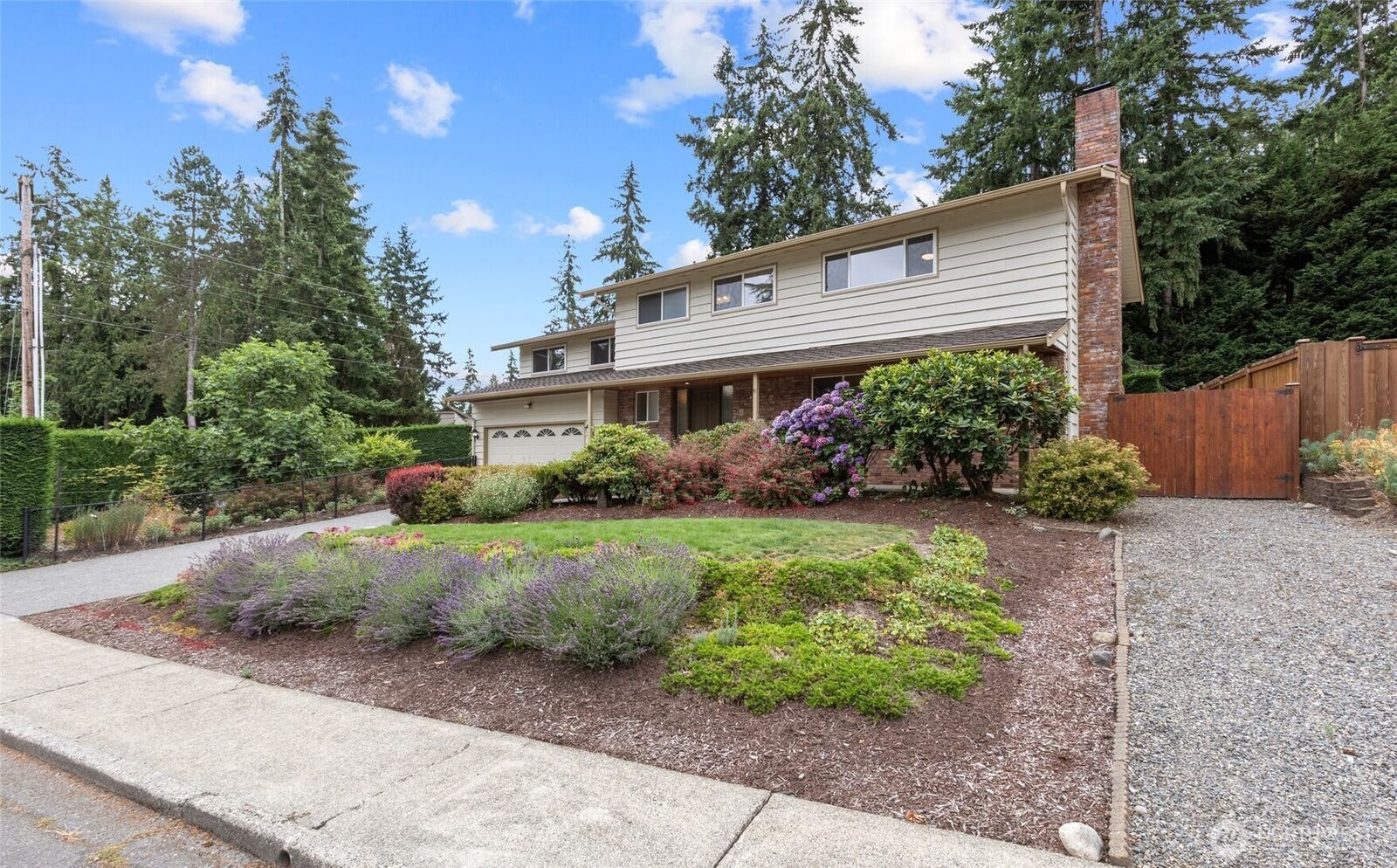 Property Photo: 1007 174th Avenue NE WA 98008