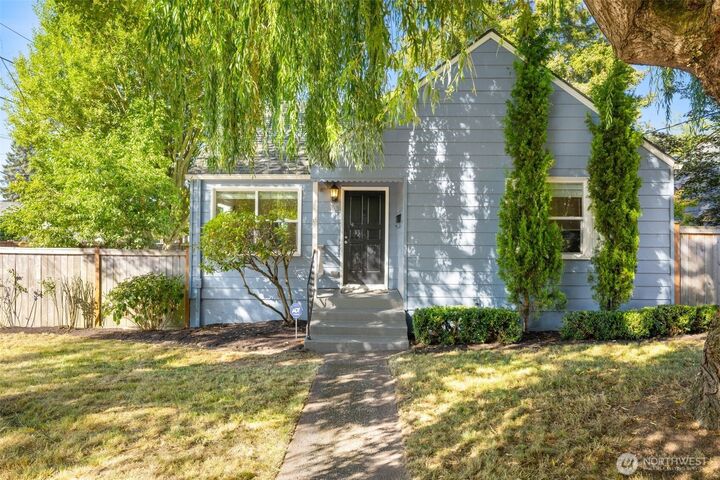 Property Photo:  368 NW 48th Street  WA 98107 