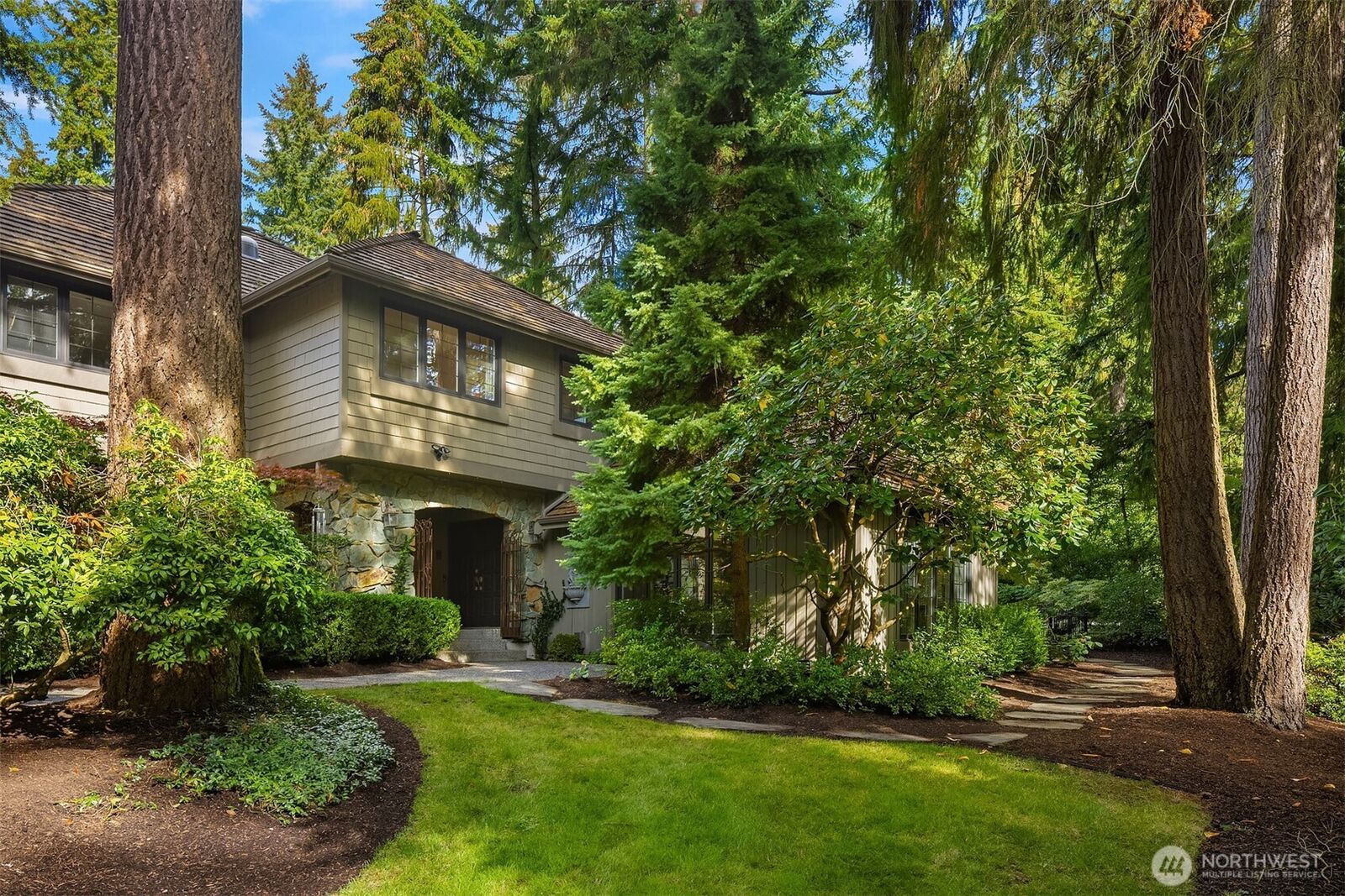 Property Photo: 11726 NE 41st Street WA 98033