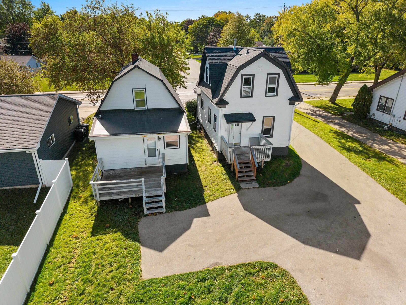 Property Photo:  533 E Allouez Avenue  WI 54301 
