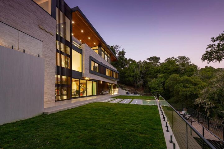 Property Photo:  910 La Senda Road  CA 94010 