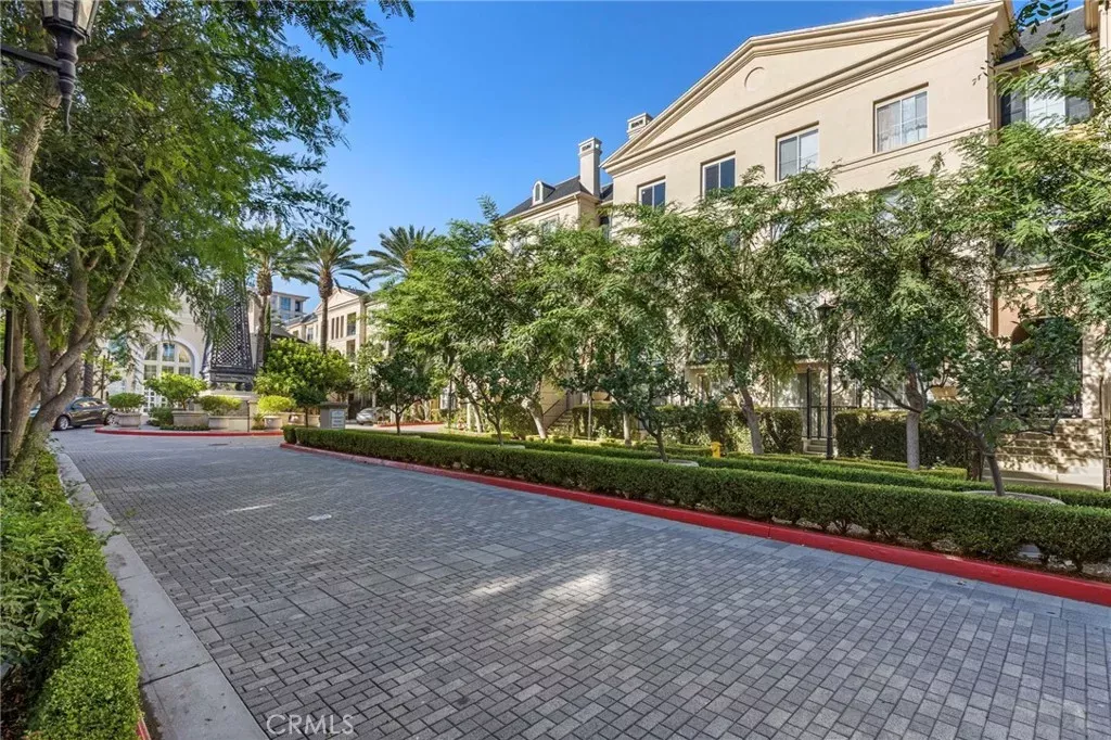 Property Photo:  3373 Watermarke  CA 92612 