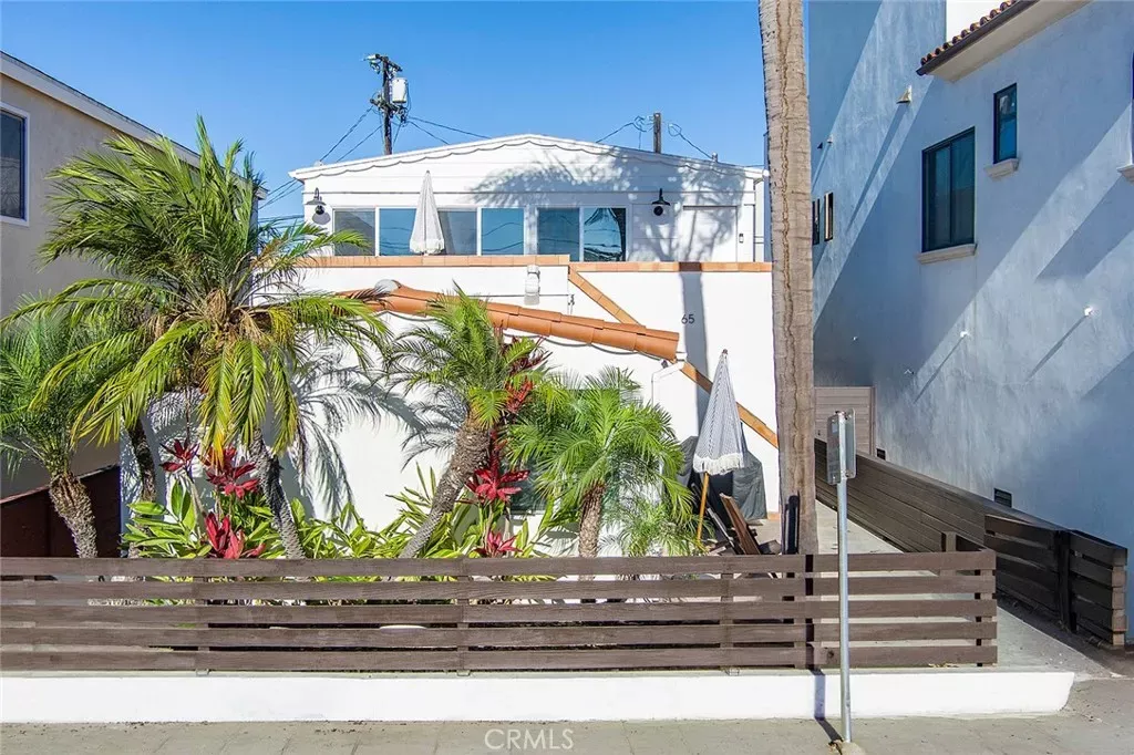 Property Photo:  65 61st Place  CA 90803 