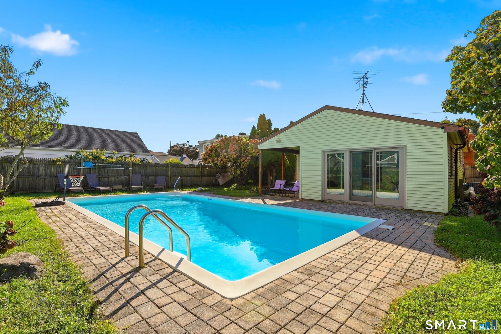 Property Photo:  40 Pine Street  CT 06615 