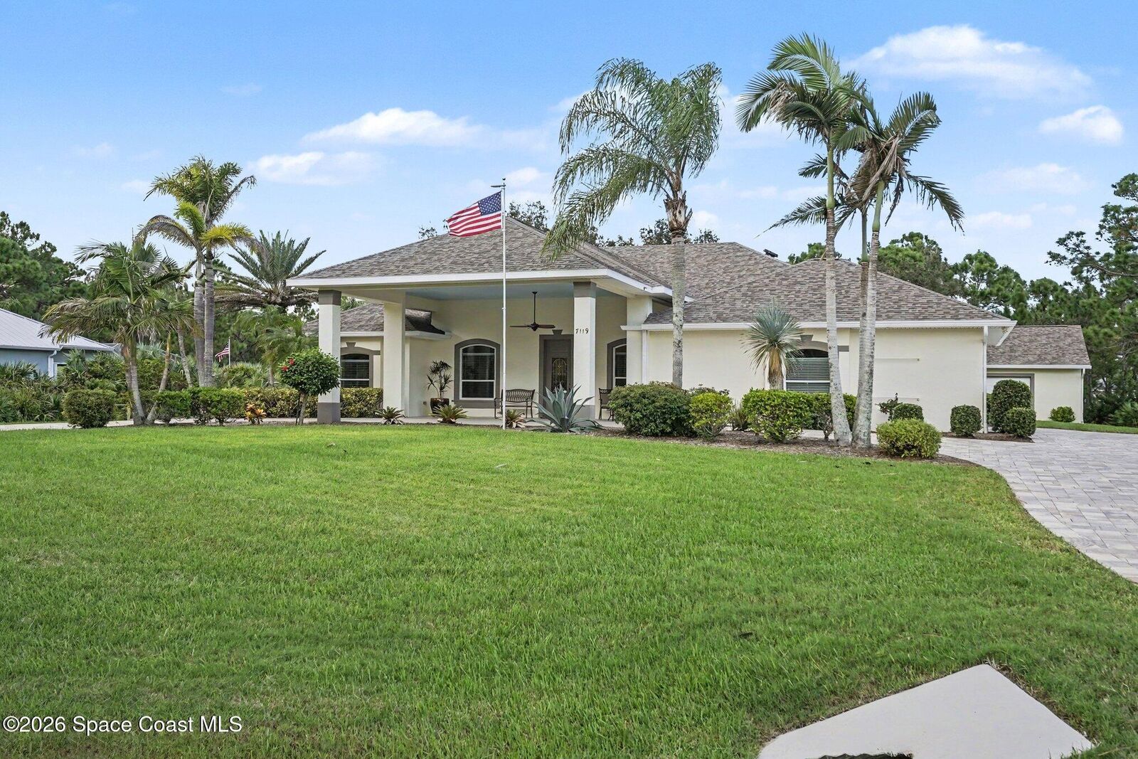Property Photo:  7119 Hacienda Drive  FL 32949 