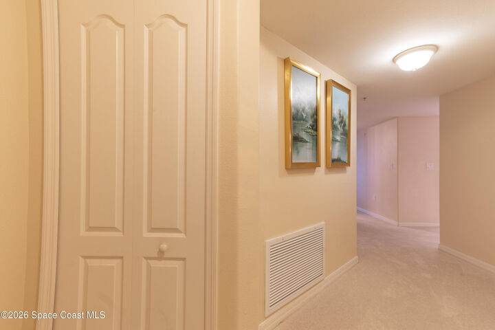 Property Photo: 820 Del Rio Way FL 32953