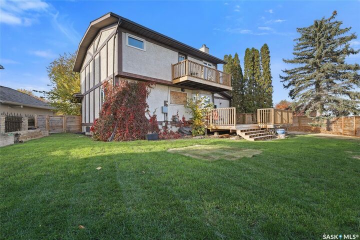 Property Photo:  2127 Cunning Crescent E  SK S4V 0M7 