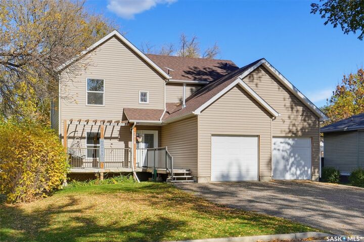 Property Photo:  2018 8th Street  SK S0K 3R0 