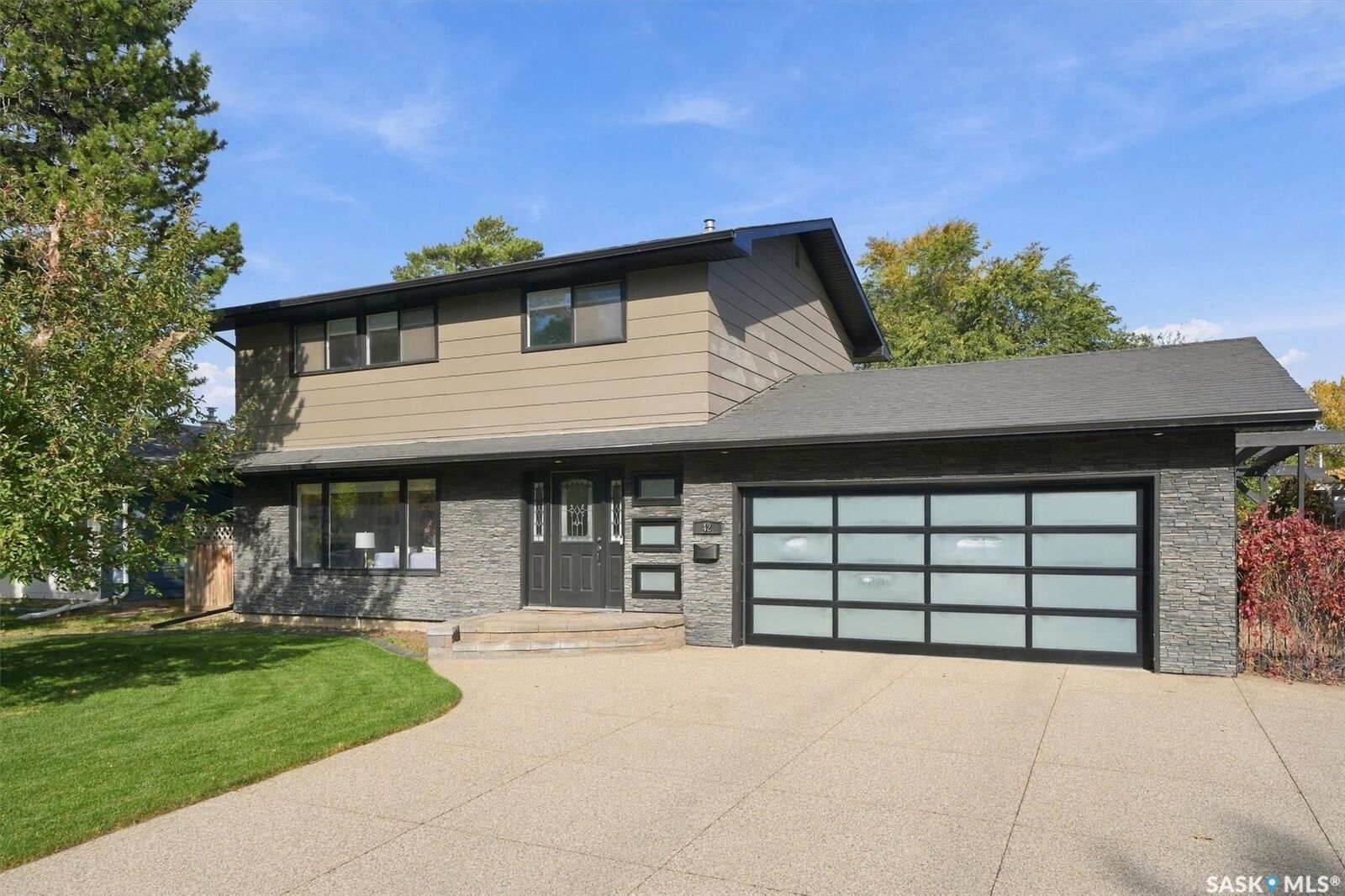 Property Photo:  42 Kootenay Drive  SK S7K 1J1 
