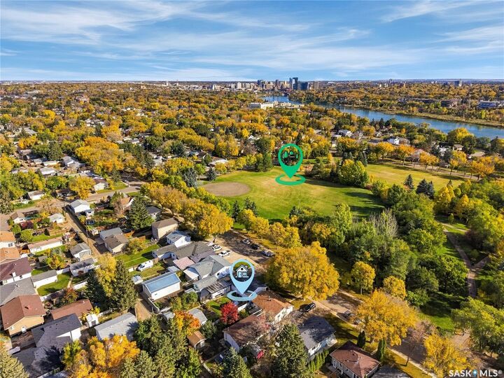 Property Photo:  1333 M Avenue S  SK S7M 2R4 