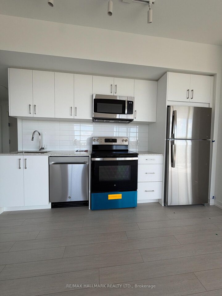 Property Photo:  4010 Eglinton Avenue W 2110  ON M9A 4M2 