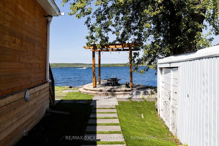 Photo de la propriété:  84 Parker Dr, Roseneath Drive  ON K0K 2X0 