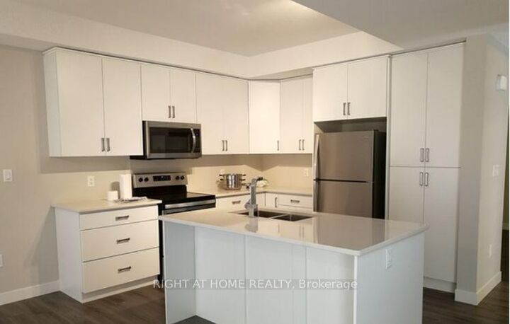 Property Photo:  924 Georgetown Drive  ON N6H 5J9 