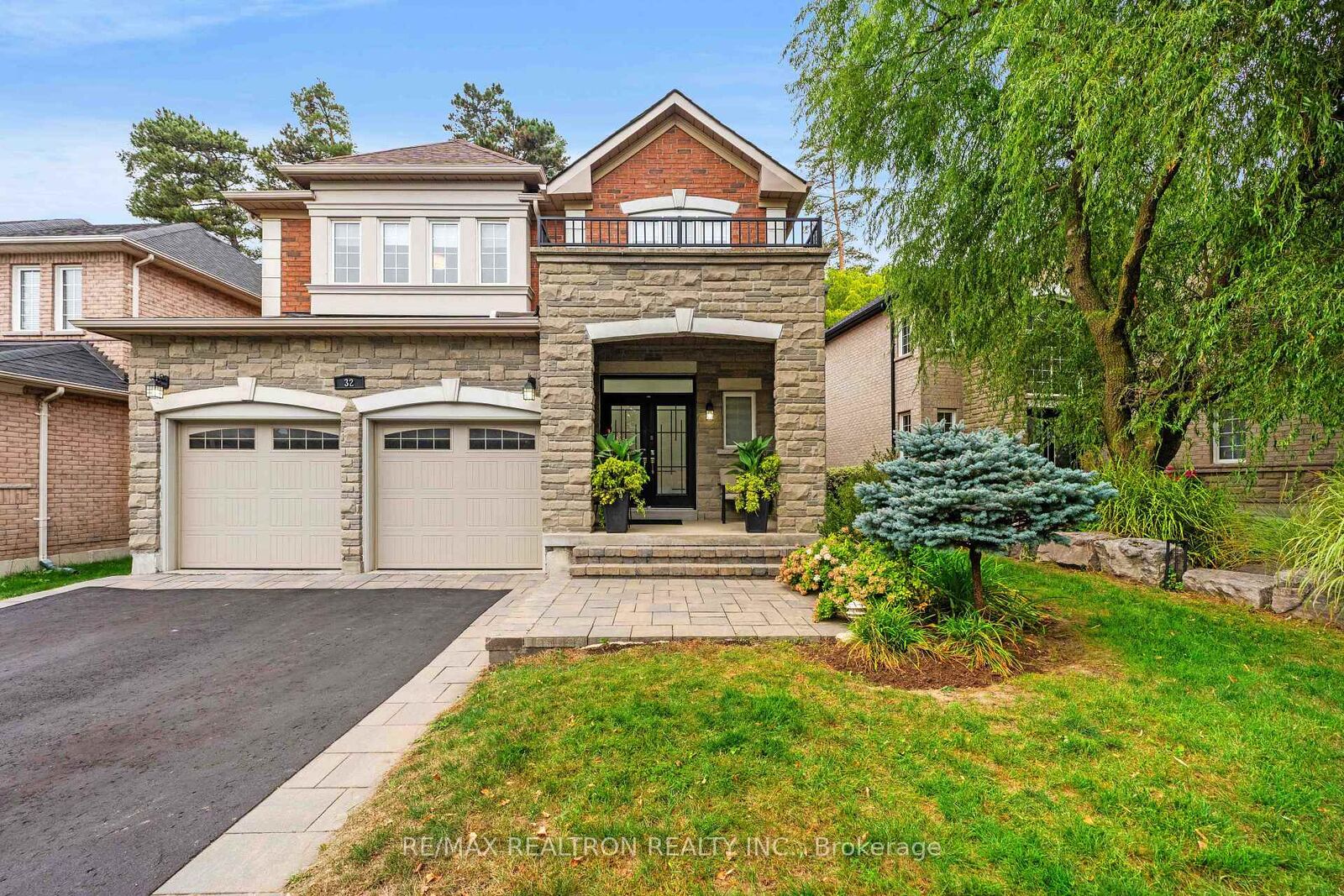 Property Photo:  32 Abilene Court  ON L4C 0S6 