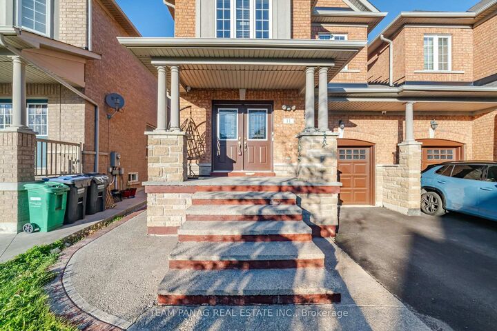 Property Photo:  11 Peachill Court  ON L6P 3E6 