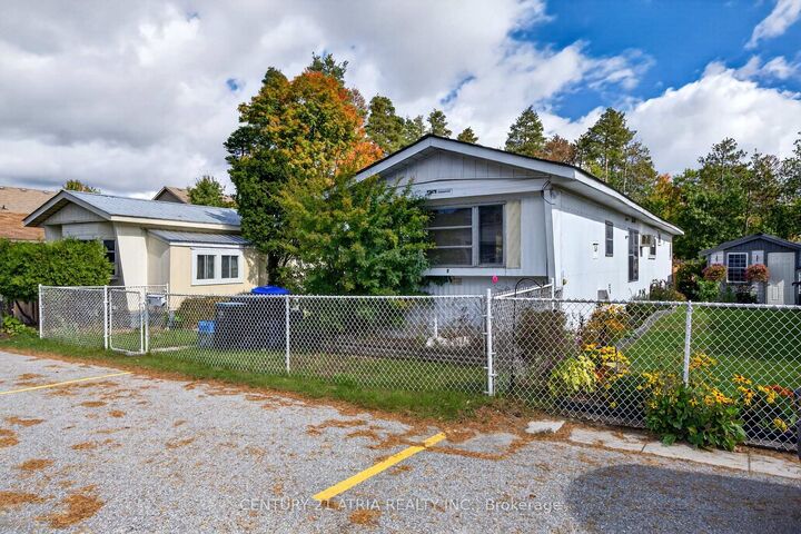 Property Photo:  5 First Street  ON L0M 1B3 