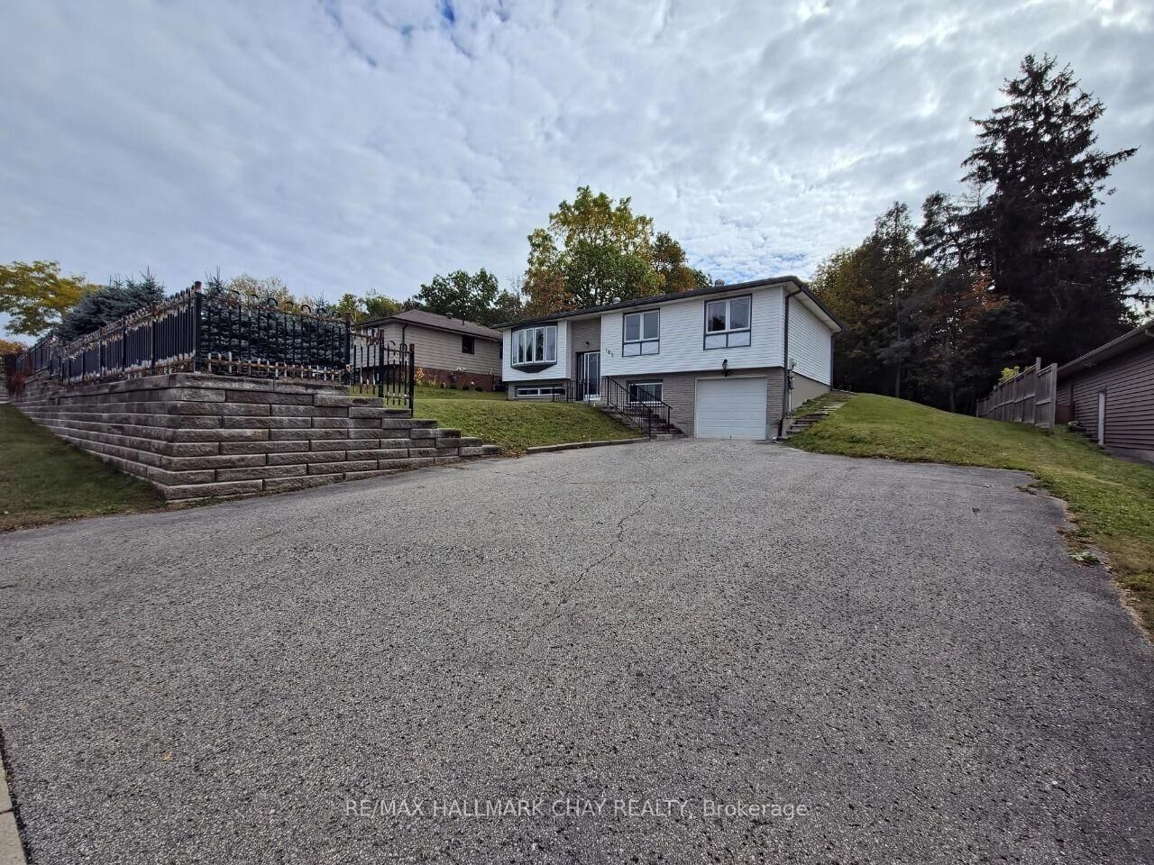 Property Photo:  185 Ardagh Road  ON L4N 3V5 